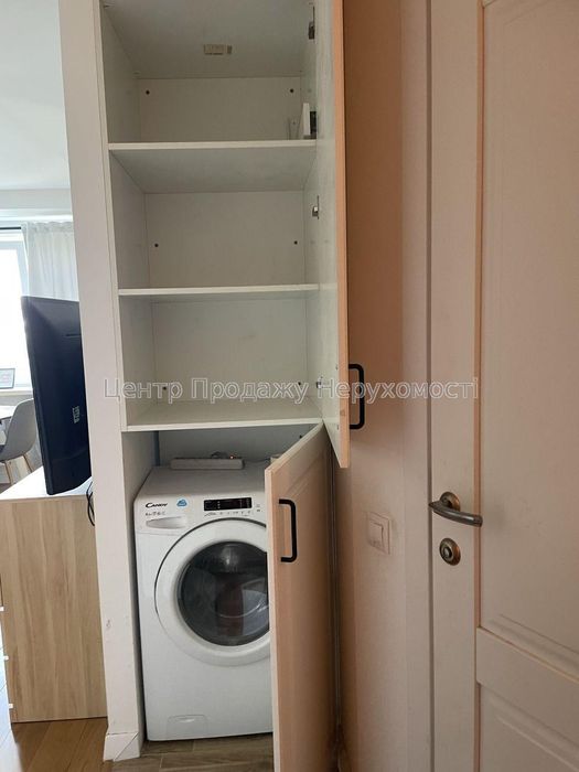 Продам 3к. КПІ (м. Політехнічний інститут) Шевченківський р-н. Центр