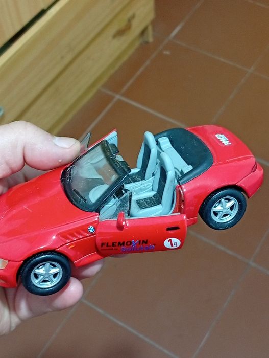 BMW Z3 descapotável em miniatura