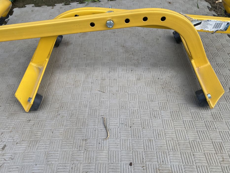 Chwytak do płyt betonowych i krawężników ogrodzenie betonowe