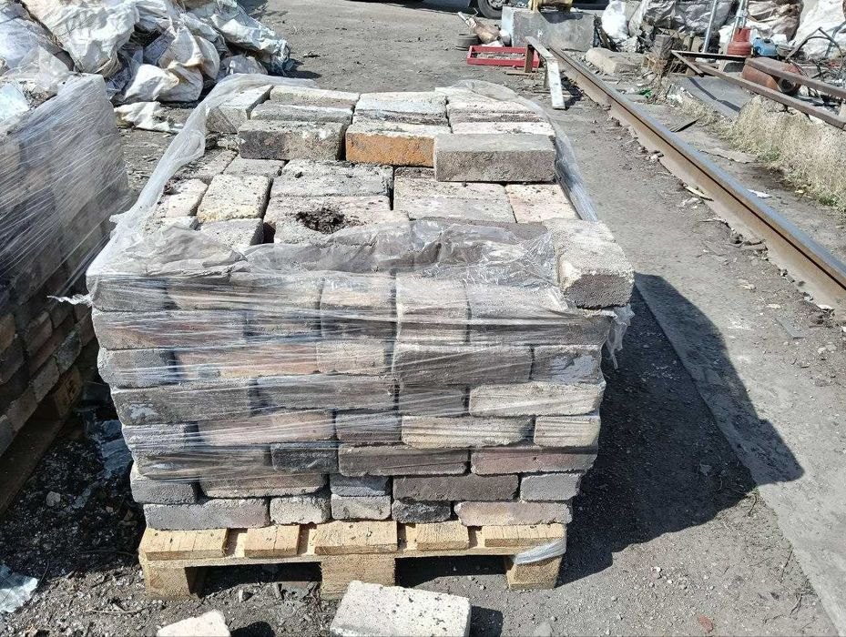 Цегла вогнетривка шамотна б/в (чиста)