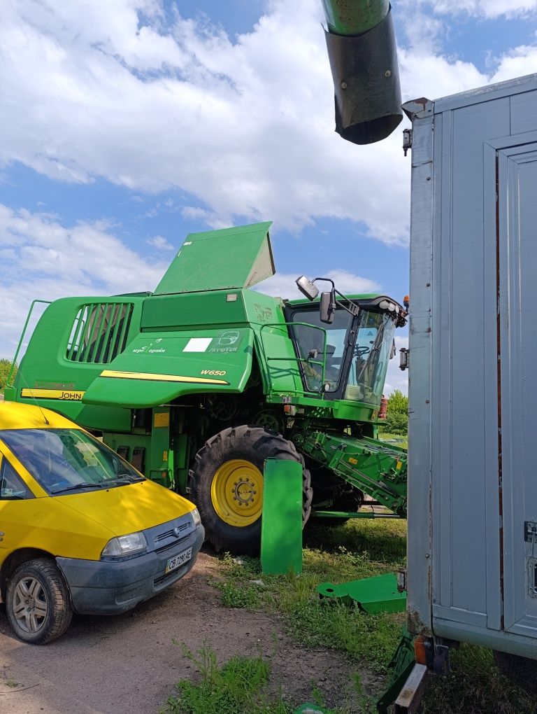Комбайн John Deere W650 2009