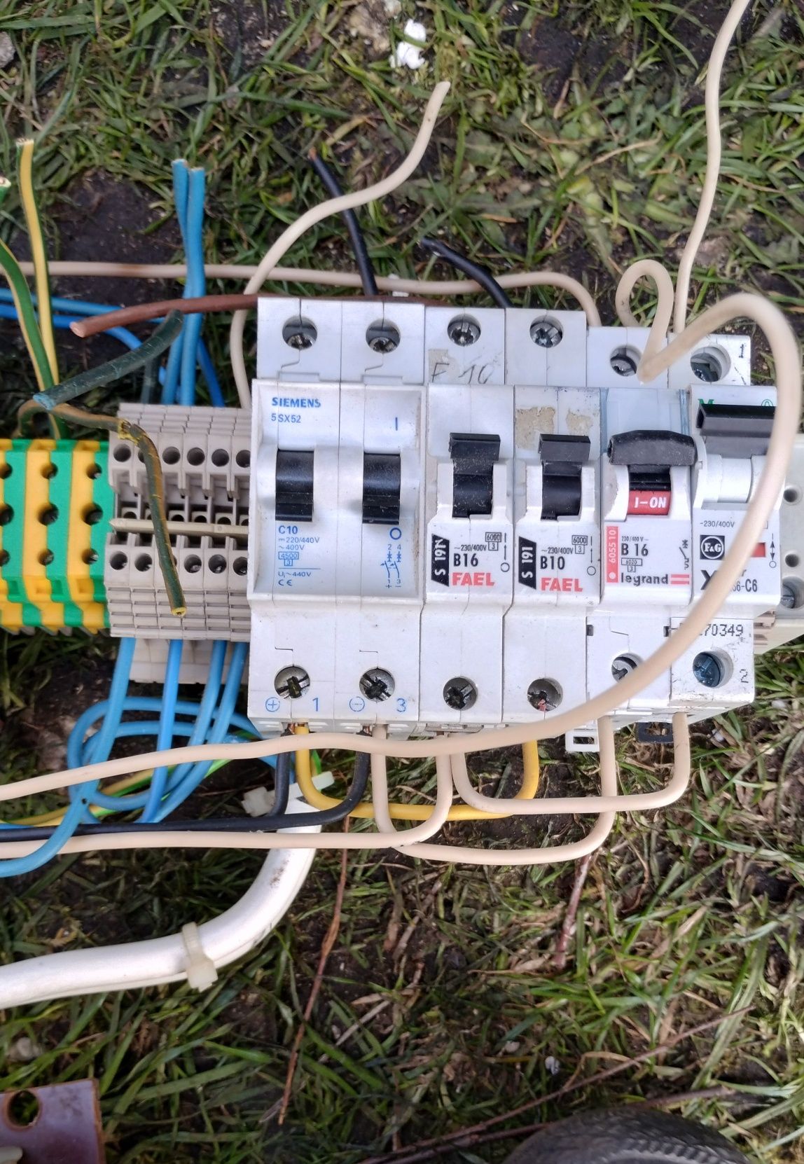 Regulator temperatury