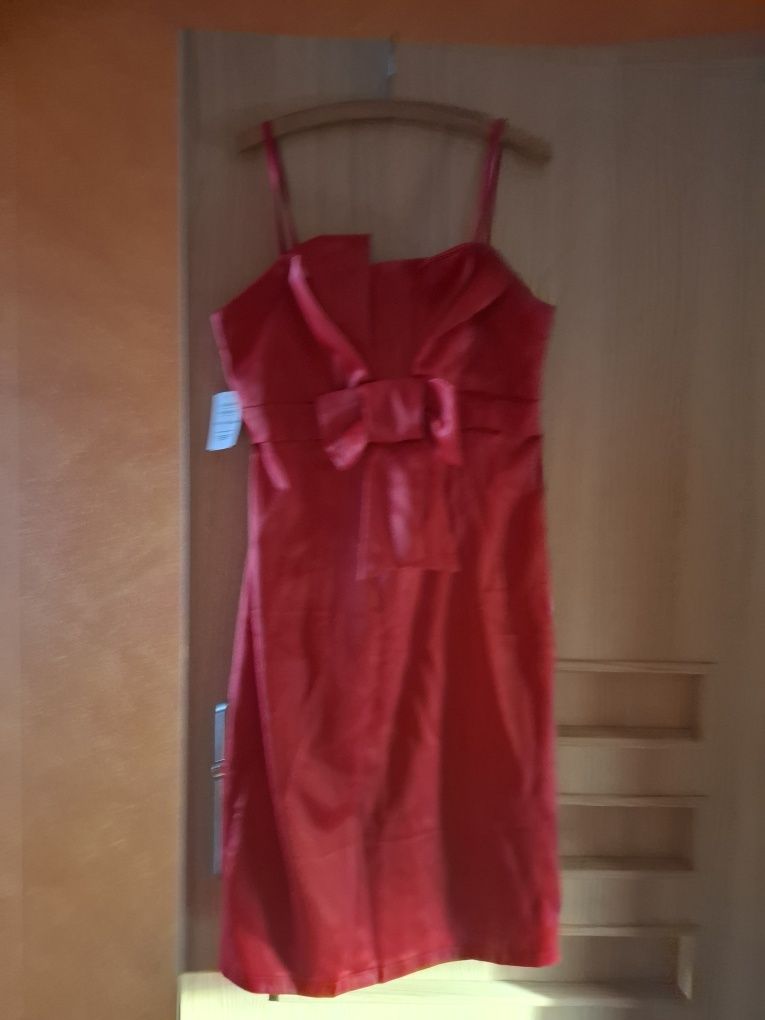 Sukienka czerwona 44