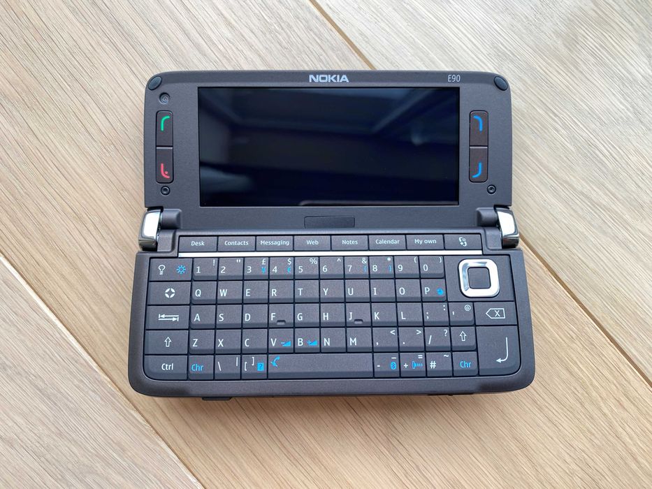 Nokia Е90 ( Mocca ) - НОВИЙ ! - Оригінал - vintage phone ретро e90