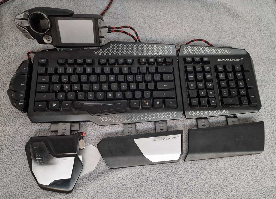 Klawiatura Mad Catz STRIKE 7 gamingowa RGB LCD