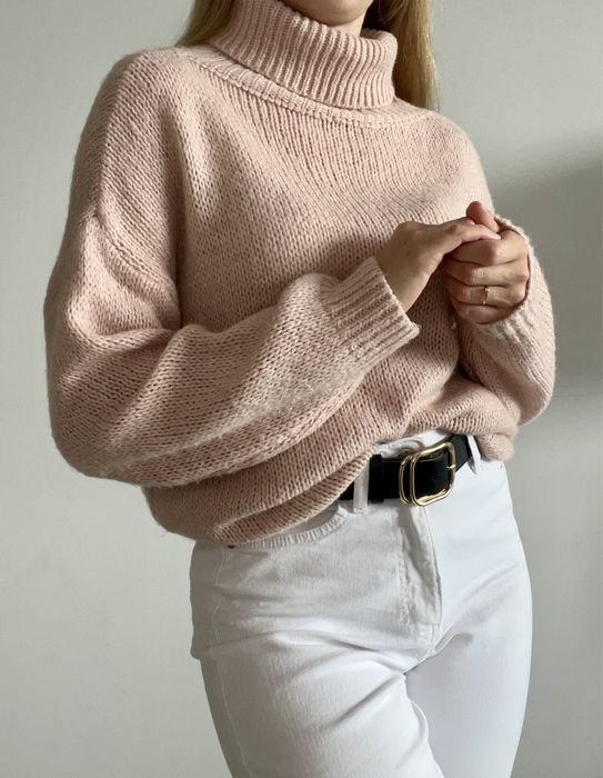 Różowy sweter z golfem oversize r. Uniwersalny