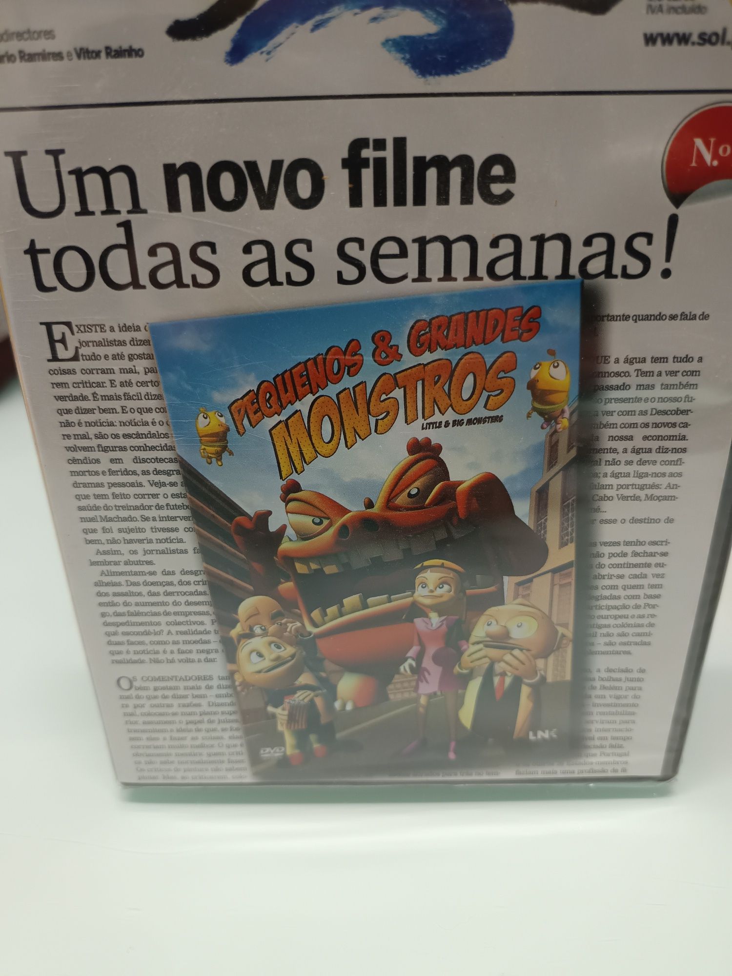 DVD pequenos e grandes monstros