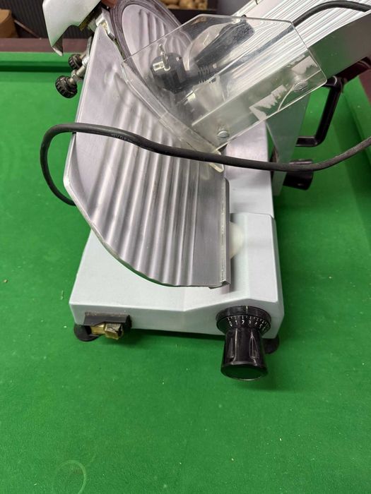 Krajalnica do wędlin Szron HBS-220A