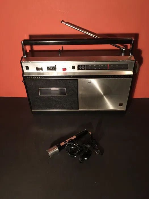NATIONAL - rádio AM/FM leitor / gravador de cassetes - anos 70