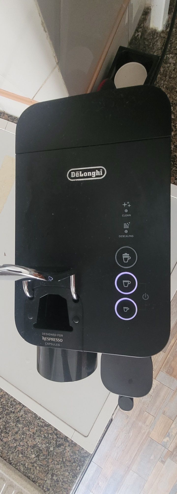 Maquina café nespresso latissima
