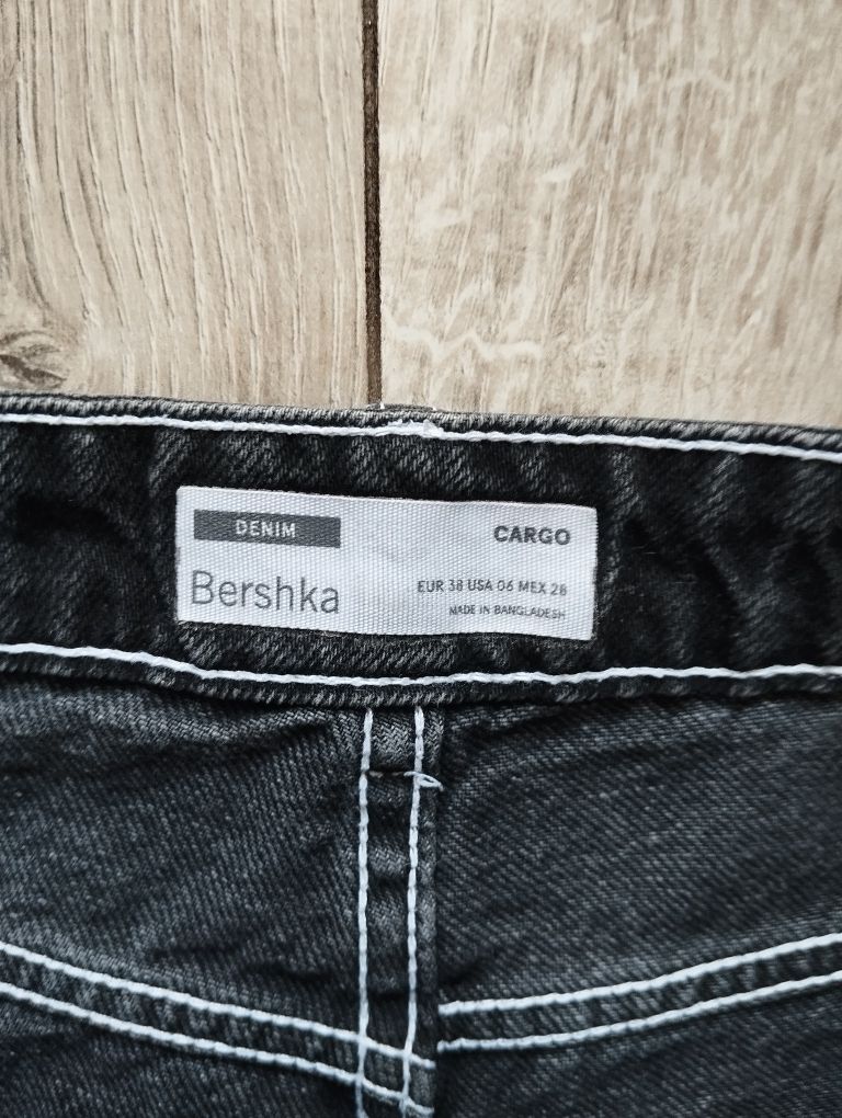 Modne spodnie dżinsowe cargo BSK -Teen Bershka 38 prosty krój