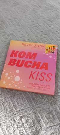 Revolution Makeup 	Kombucha Kiss 	paletka