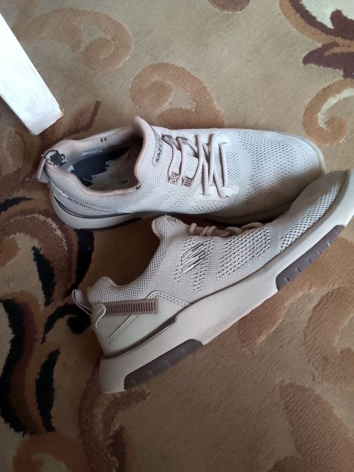 Sprzedam buty męskie skechers 43