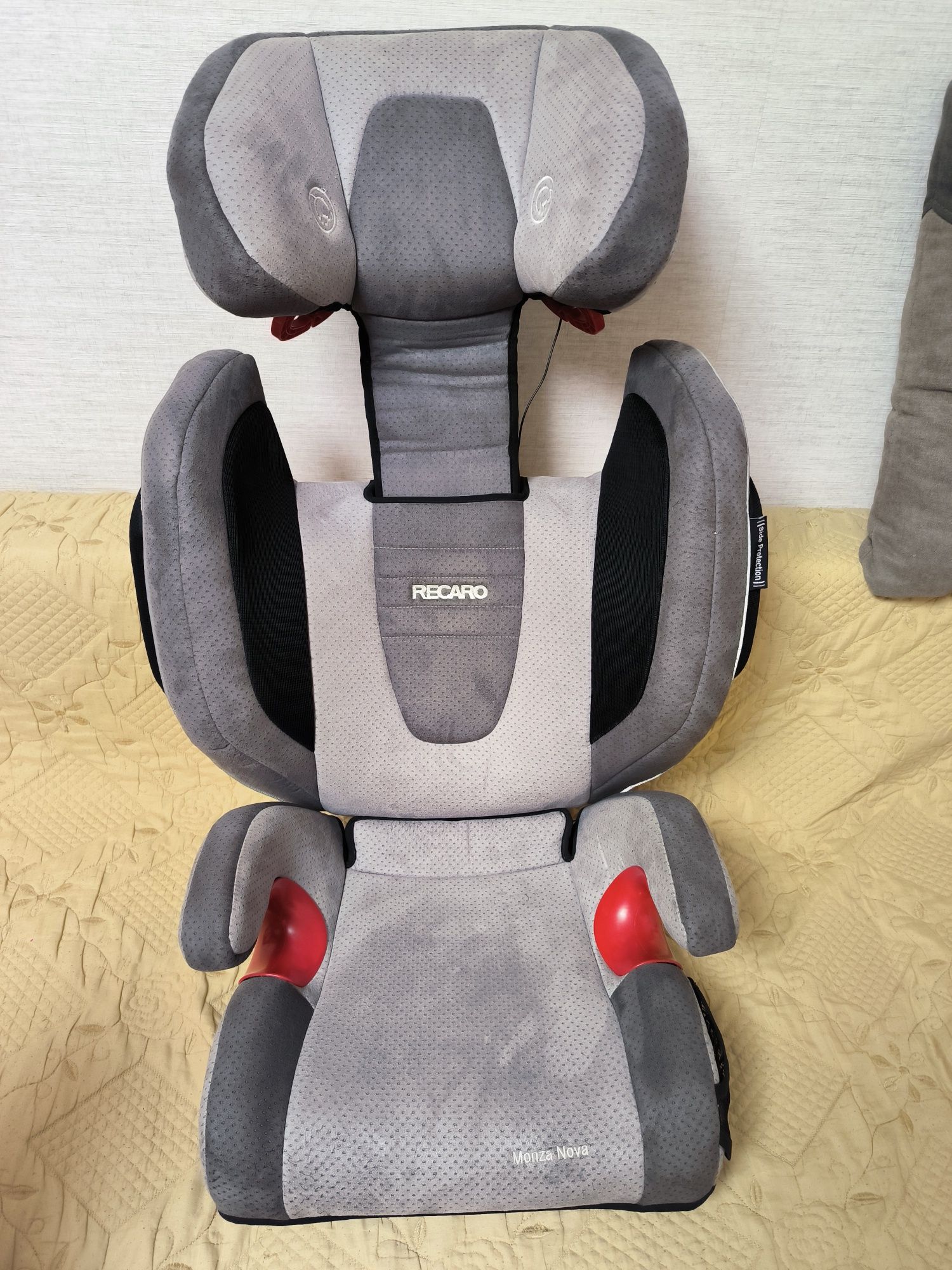 Автокрісла Recaro Monza Nova