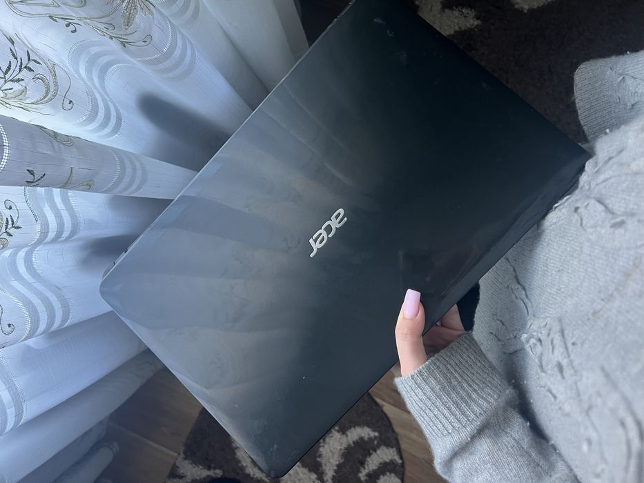 Ноутбук acer , здам на запчастини