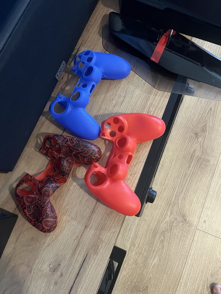 Ładowarki Playstation 4, podstawki pionowe, nakaldki na pady KOMPLET
