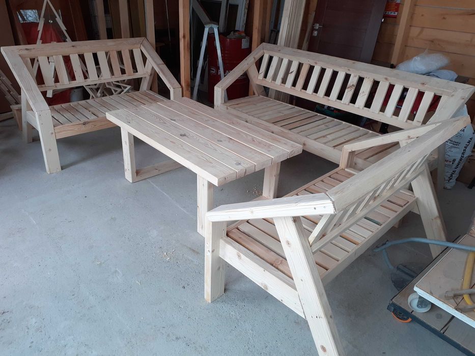 Zestaw ogrodowy drewniany+ 2 leżaki