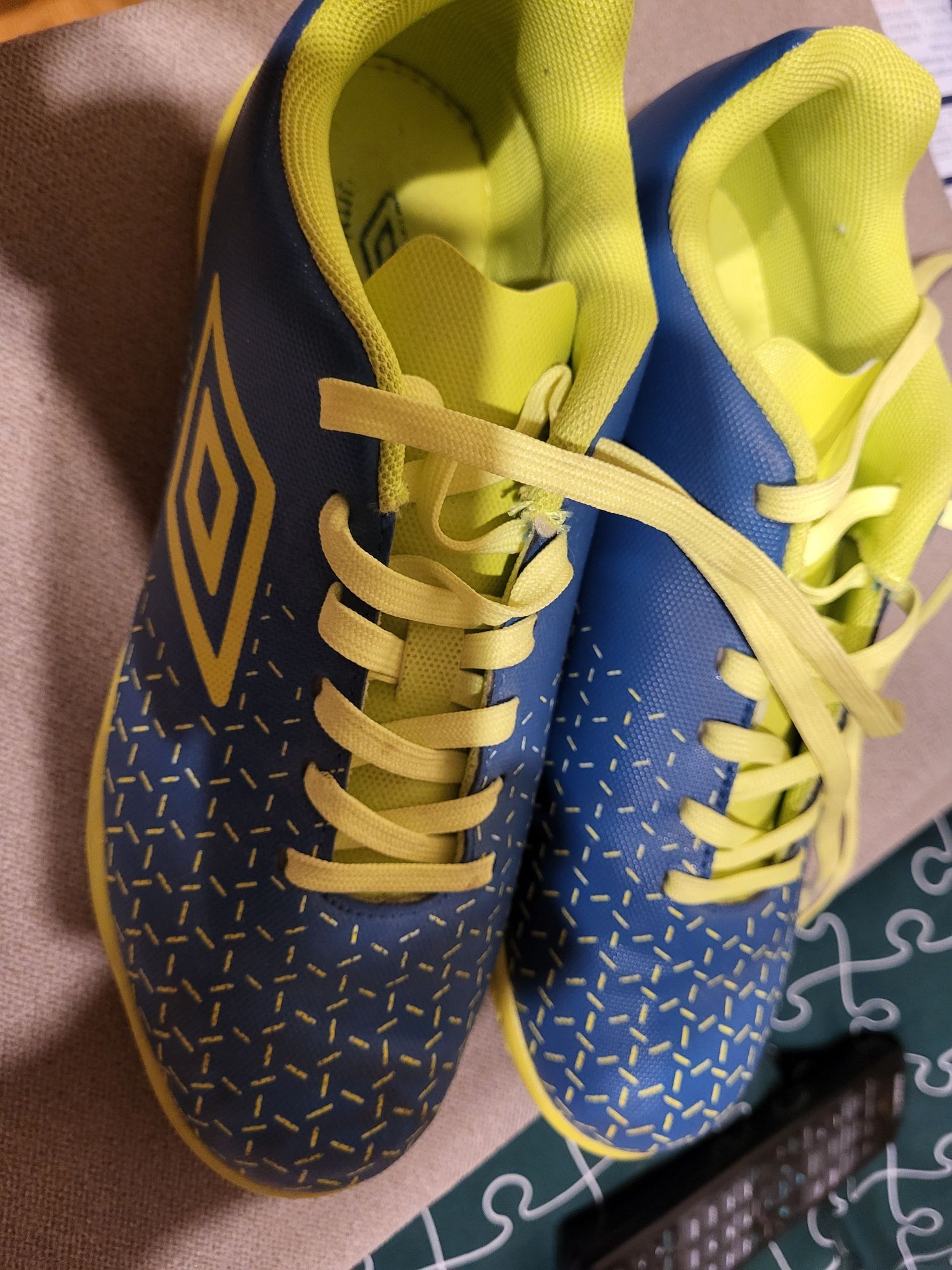 Halówki Umbro r. 38