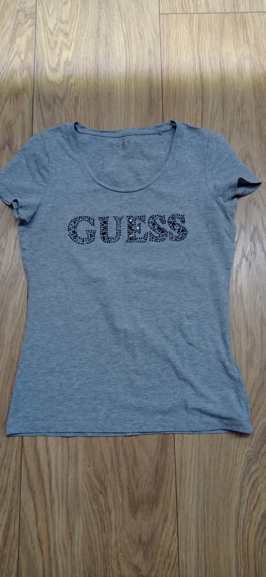 T-shirt damski guess