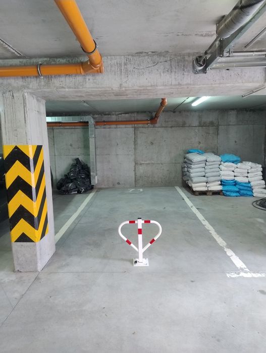 Miejsce parkingowe ul. Jasielska 12e  wynajem