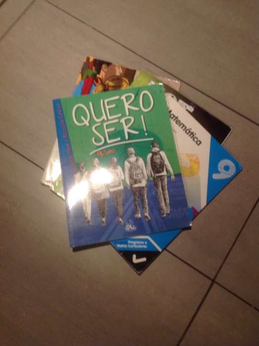 Livro de Moral 9°ano ("Quero ser!") + C.A de matemática, inglês e pt