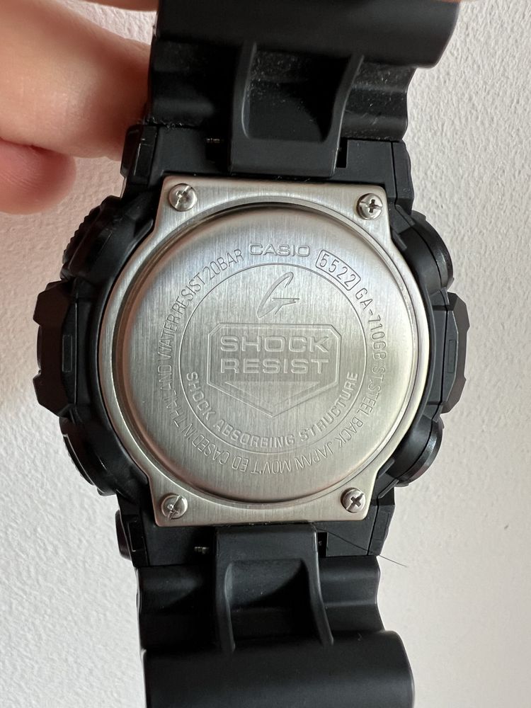 Casio GA-710GB-1AER Zegarek na rękę, Czarny/Złoty