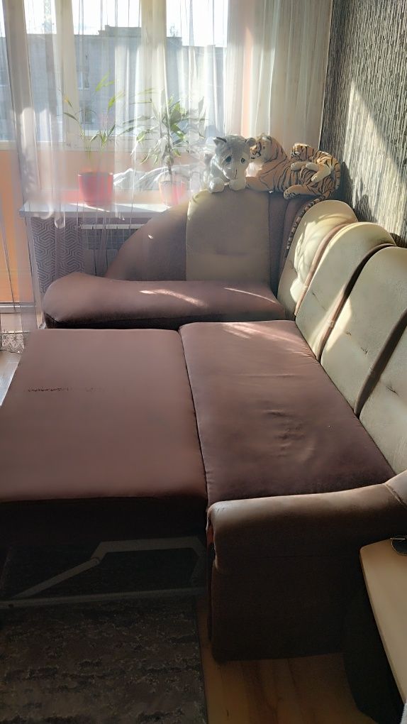 Продам розкладний кутовий диван