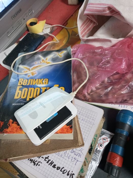 Батарея самсунг в футляре с зарядкой и гнездом