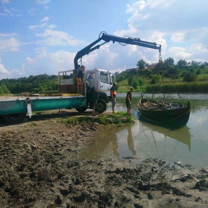 Полуги евакуатора Рівне. Евакуація авто. Кран маніпулятор