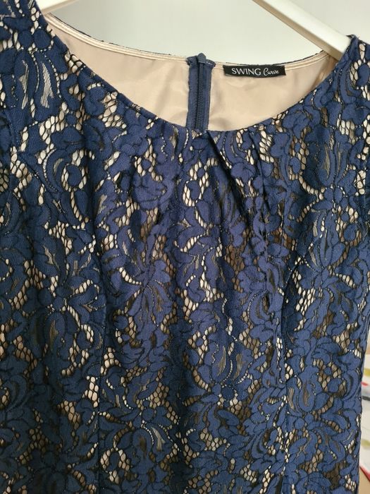 Granatowa, koronkowa sukienka Swing,44