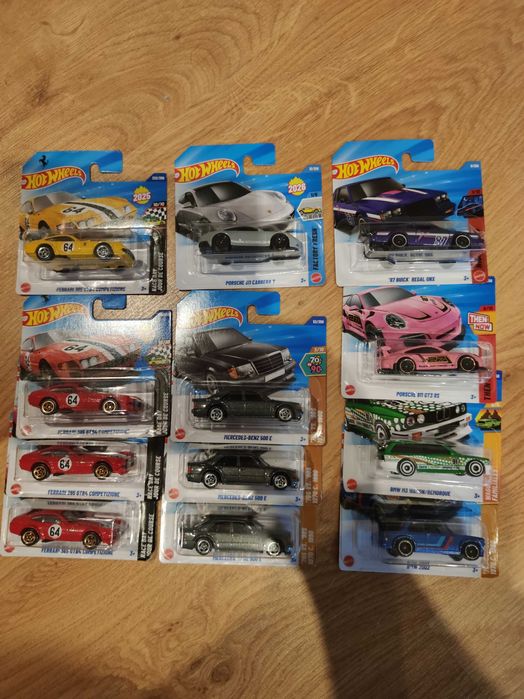 Hot wheels 12x Ferrari, Porshe, Mercedes, BMW, TH