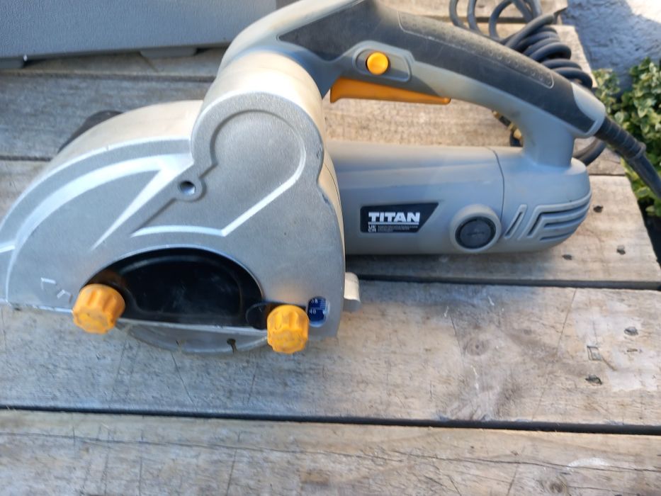 Bruzdownica Titan  1700 W