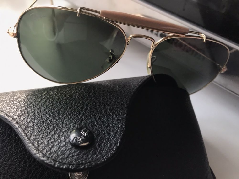 Óculos sol Rayban com suador e cx extra