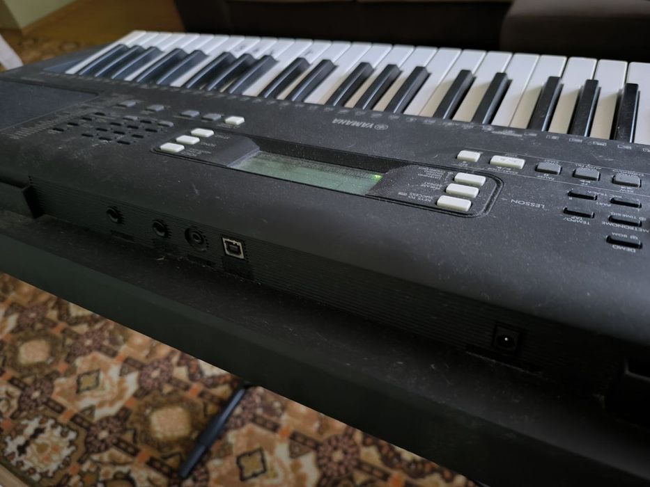 Yamaha PSR-E373 синтезатор