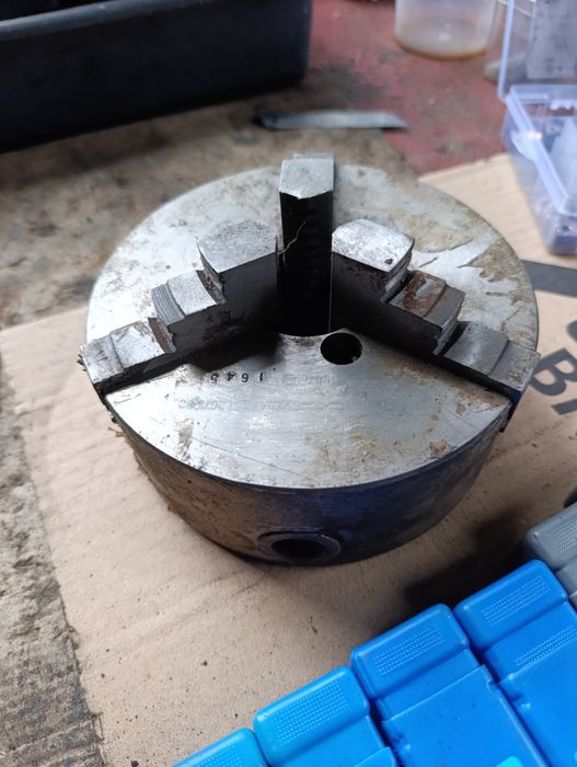 Патрон токарний 160мм та два сведлильних км3