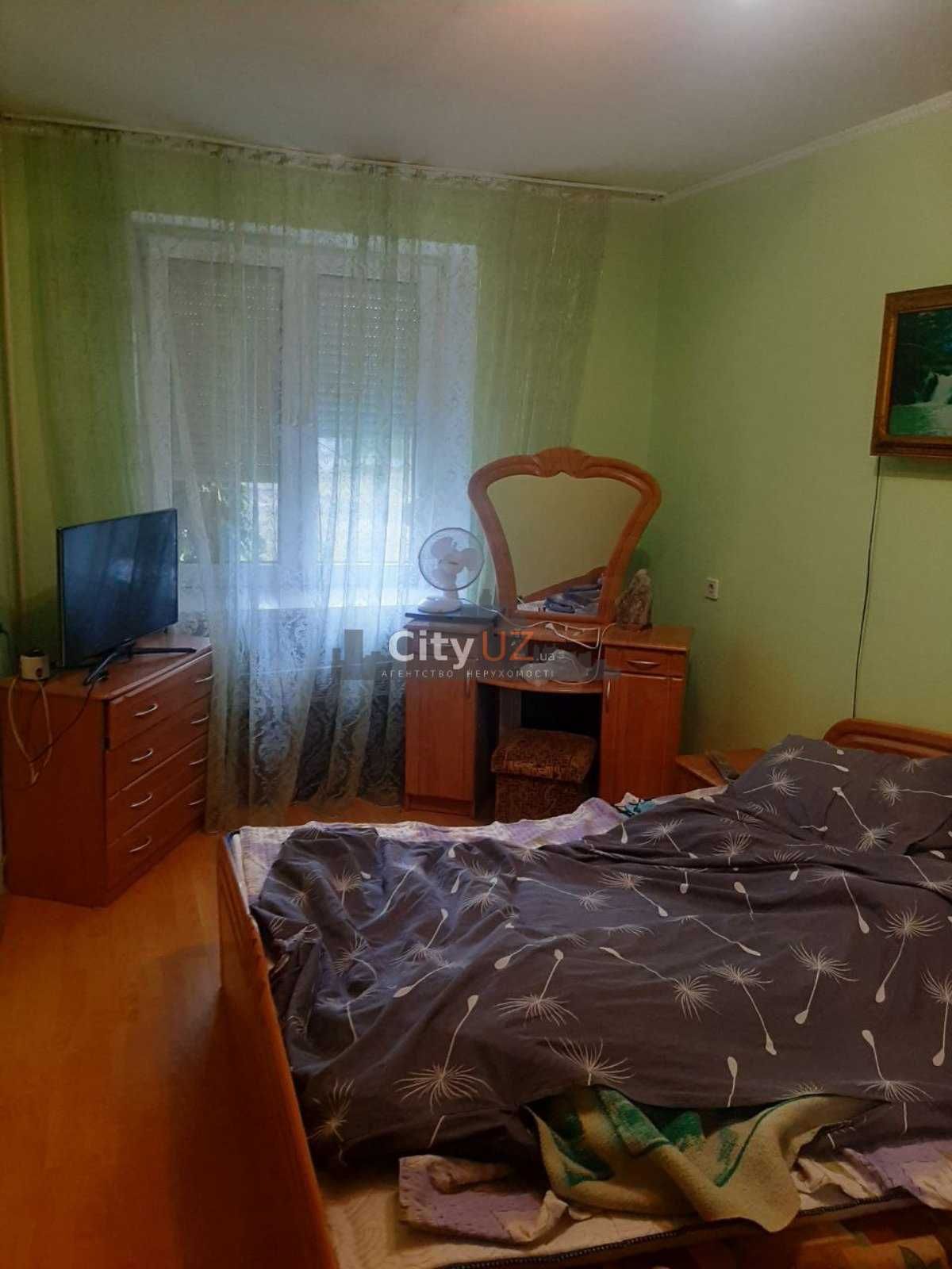 Продається квартира у Хусті