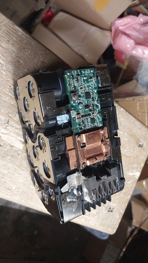 Naprawa i regeneracja baterii do rowerów hulajnóg i elektronarzędzi