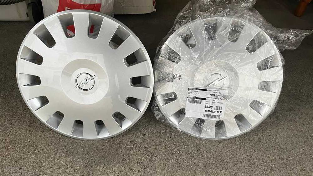 2 Tampões novos 14'' Opel Corsa c