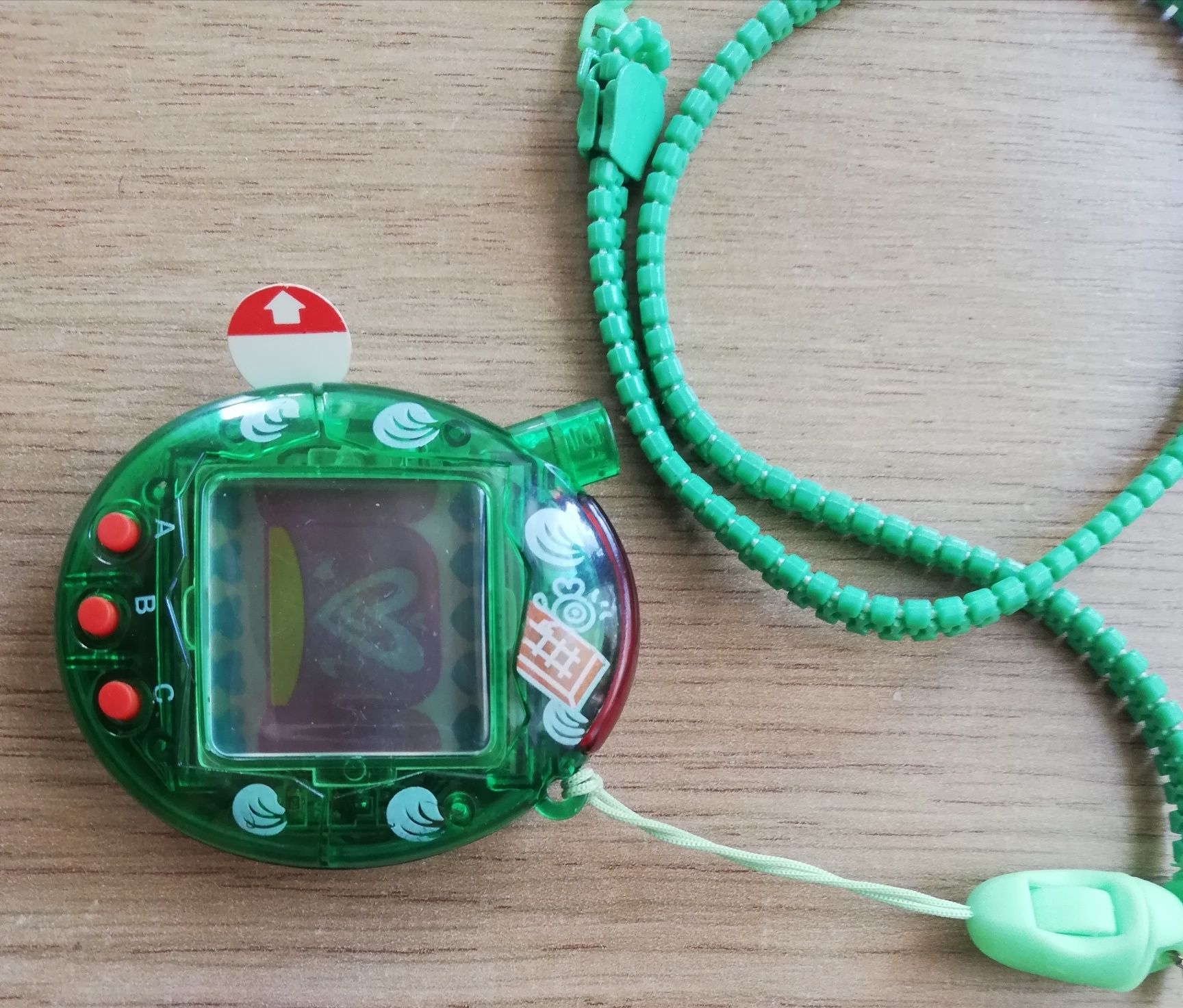 Gra dla młodzieży tamagotchi.