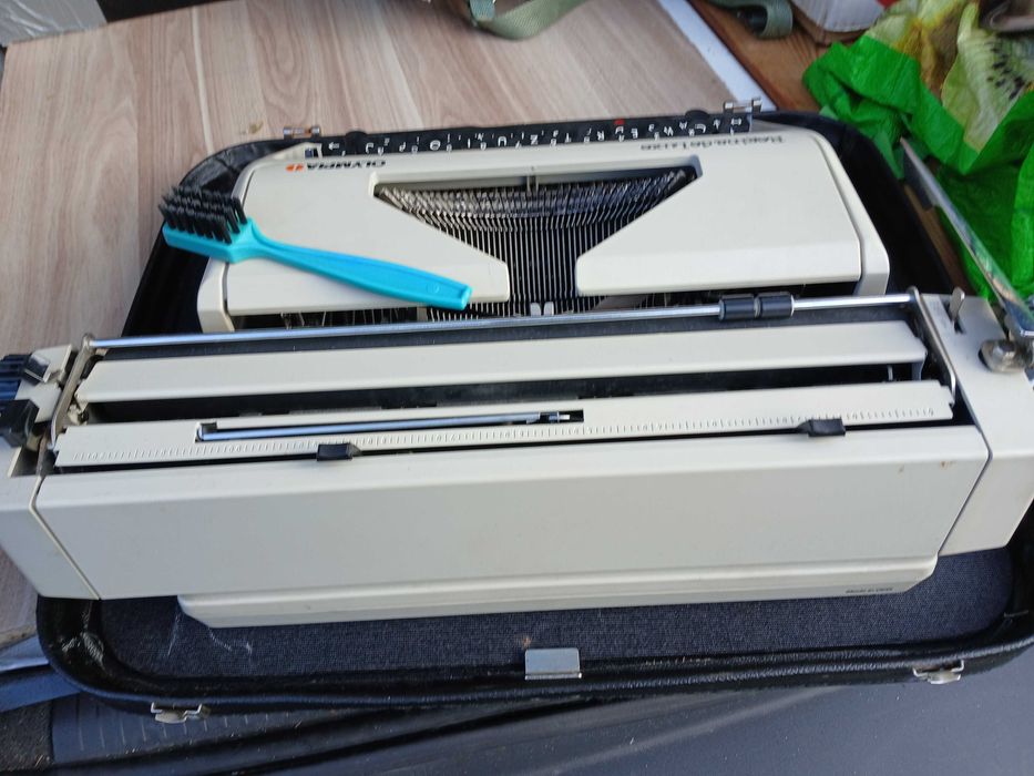 Maszyna do pisania Olimpia - Regina de Luxe