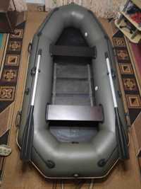 Продам трёхместную надувную лодку Барк В-280 из ПВХ