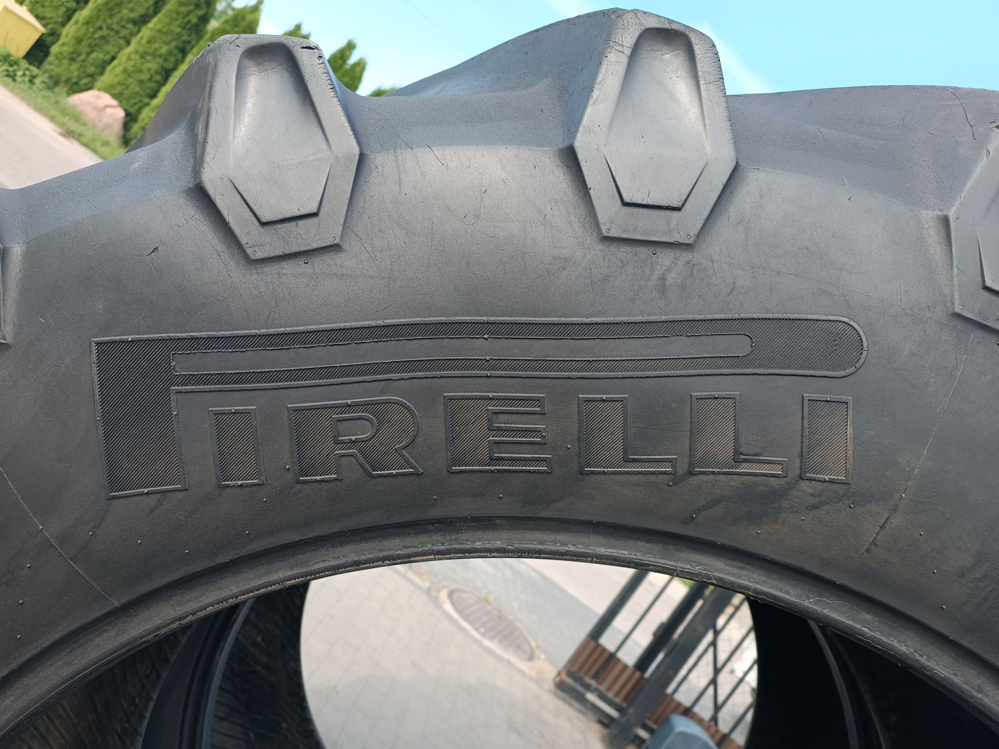 650/65R42 Pirelli TM 800