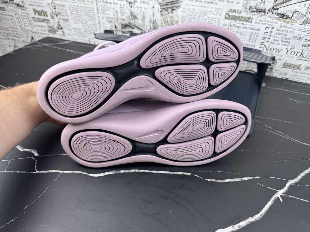 Кроссовки Nike Lunarcharge Розмір 40 / Original Взуття