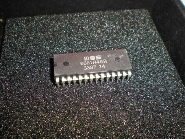 Chip de Som SID 6581R4AR Original – Commodore 64 – Raro e Colecionável