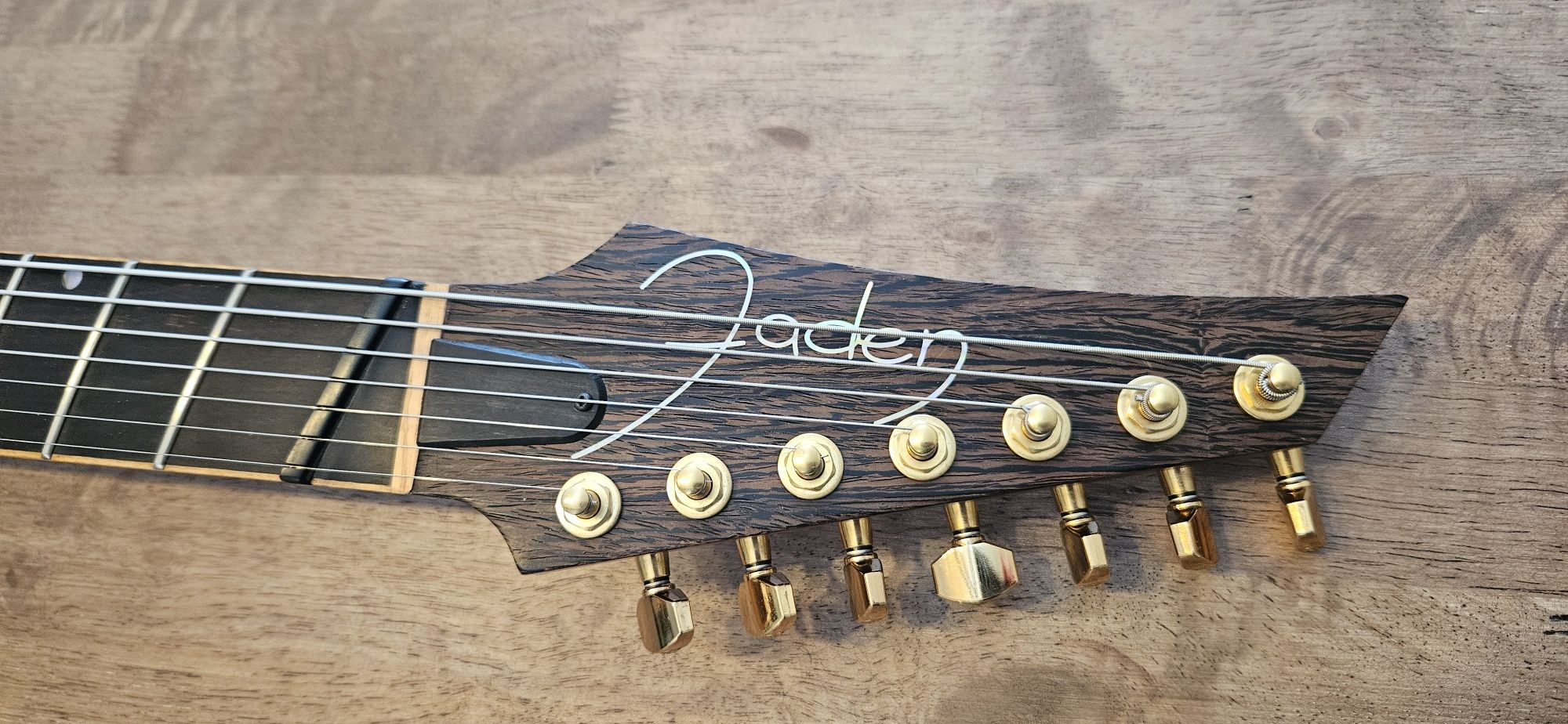 Guitarra 7 cordas Fanned Fret