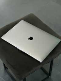 MacBook Pro 2017 i7/16/512