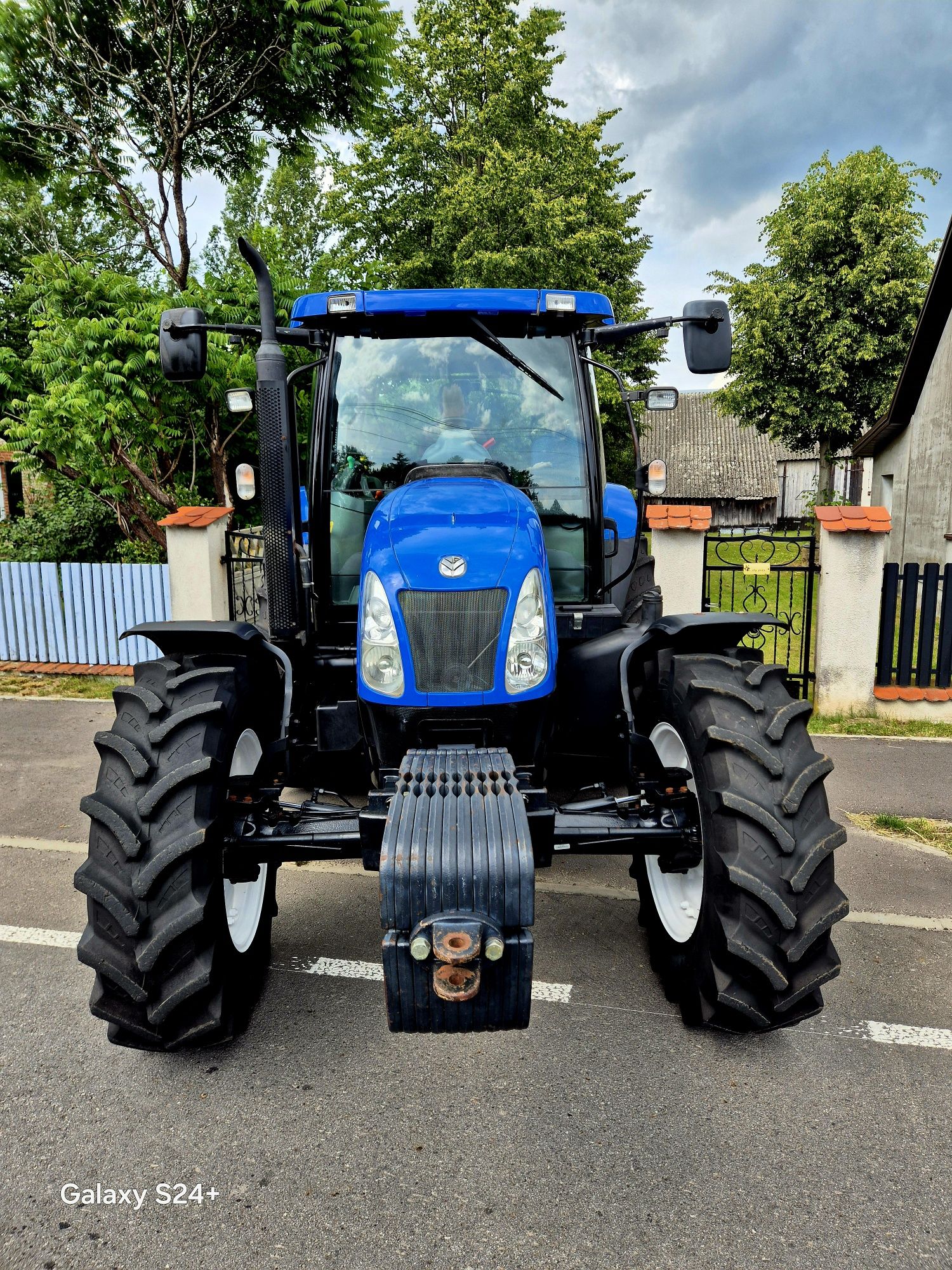 New holland t6050 tm 135 claas nn massey ferguson  nn john deere zetor