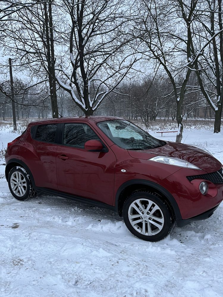 Nissan juke в ідеальному стані)