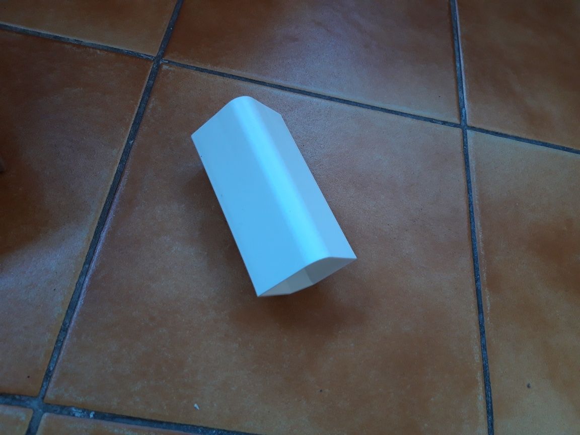 Stopki pod szafkę  białe 4szt dl.10cm