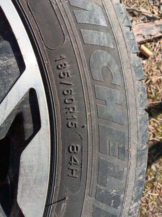 Do sprzedania komplet używanych kół
MICHELIN letnie